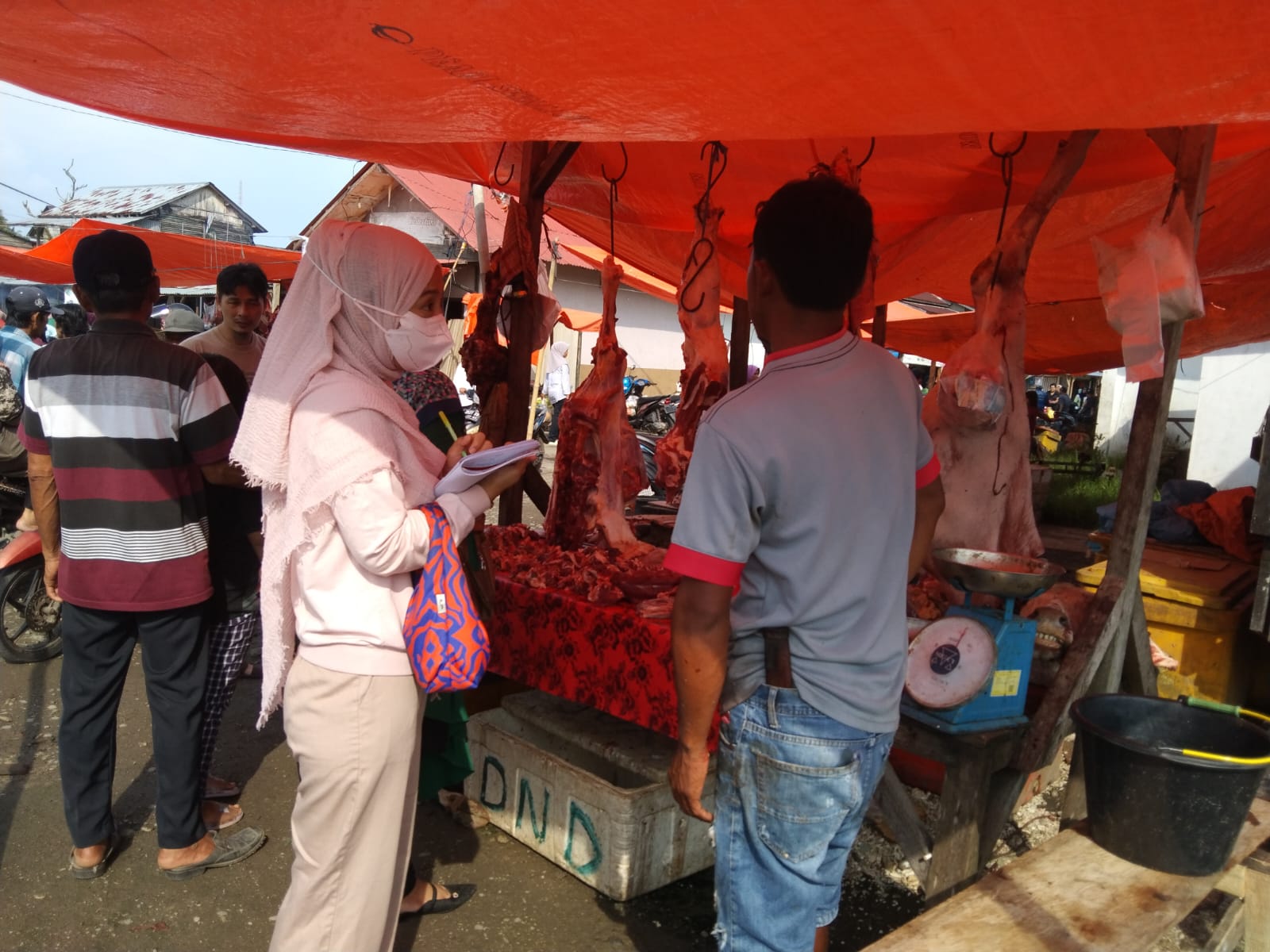 DKPP Pesbar Sidak Pasar Tradisional yang Jual Daging Ternak, Ini Hasilnya