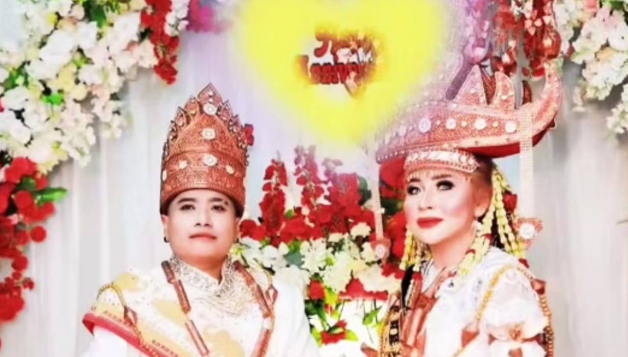Tuai Kecaman! Baju Adat Lampung Dikenakan Pasangan Sesama Jenis untuk Rayakan Anniversary