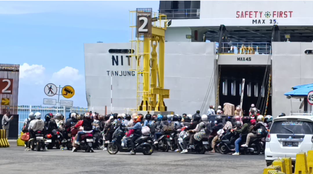 Trafik Penumpang di Pelabuhan Bakauheni Mulai Menurun Pada Arus Balik Kedua