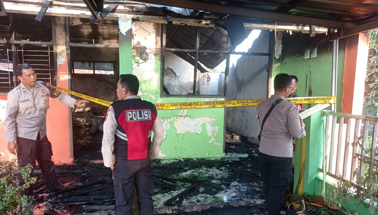 Belum Sepenuhnya Dingin, Api Kembali Muncul di Puing-Puing Kebakaran TK Khodijah Metro