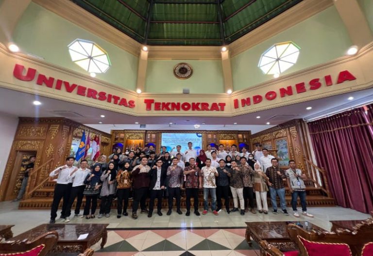 Sejumlah Alumni Teknik Sipil UTI Raih Sertifikat Ahli Dari Kemen PUPR