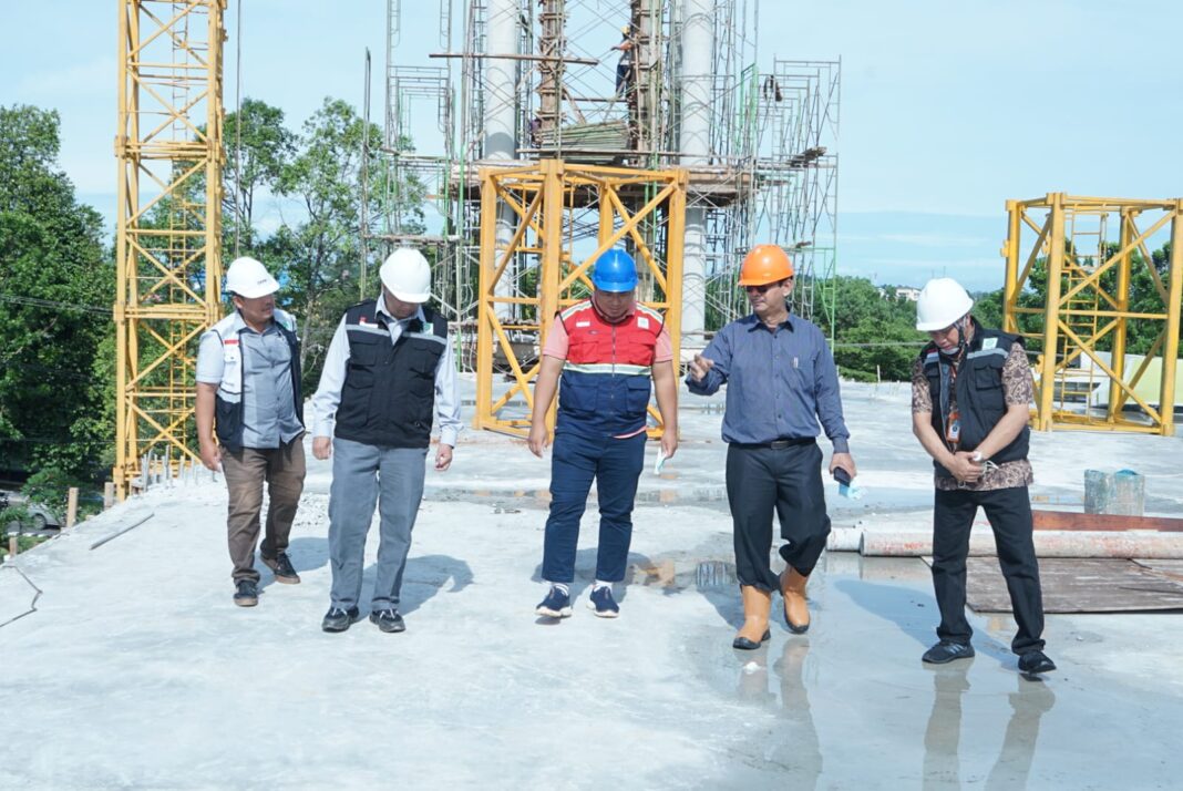 Peninjauan Pembangunan Masjid Al Wasii dan Laboratorium Kimia