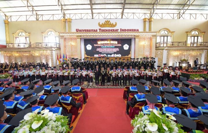 Universitas Teknokrat Motivasi Alumni Bangun Dunia Kerja dan Industri Menuju Indonesia Emas