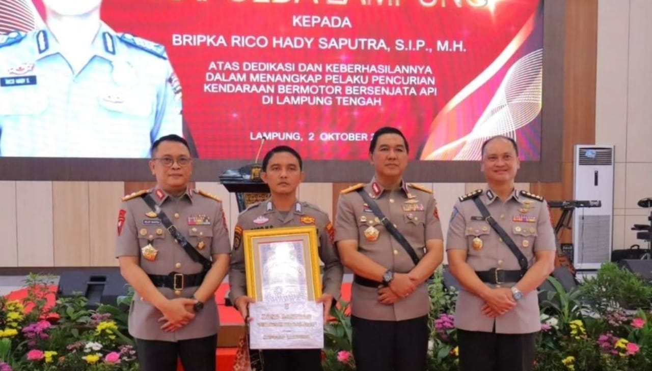 Kapolri Apresiasi Polisi Lampung yang Viral, Bripka Rico Dapat Hadiah Sekolah Perwira 