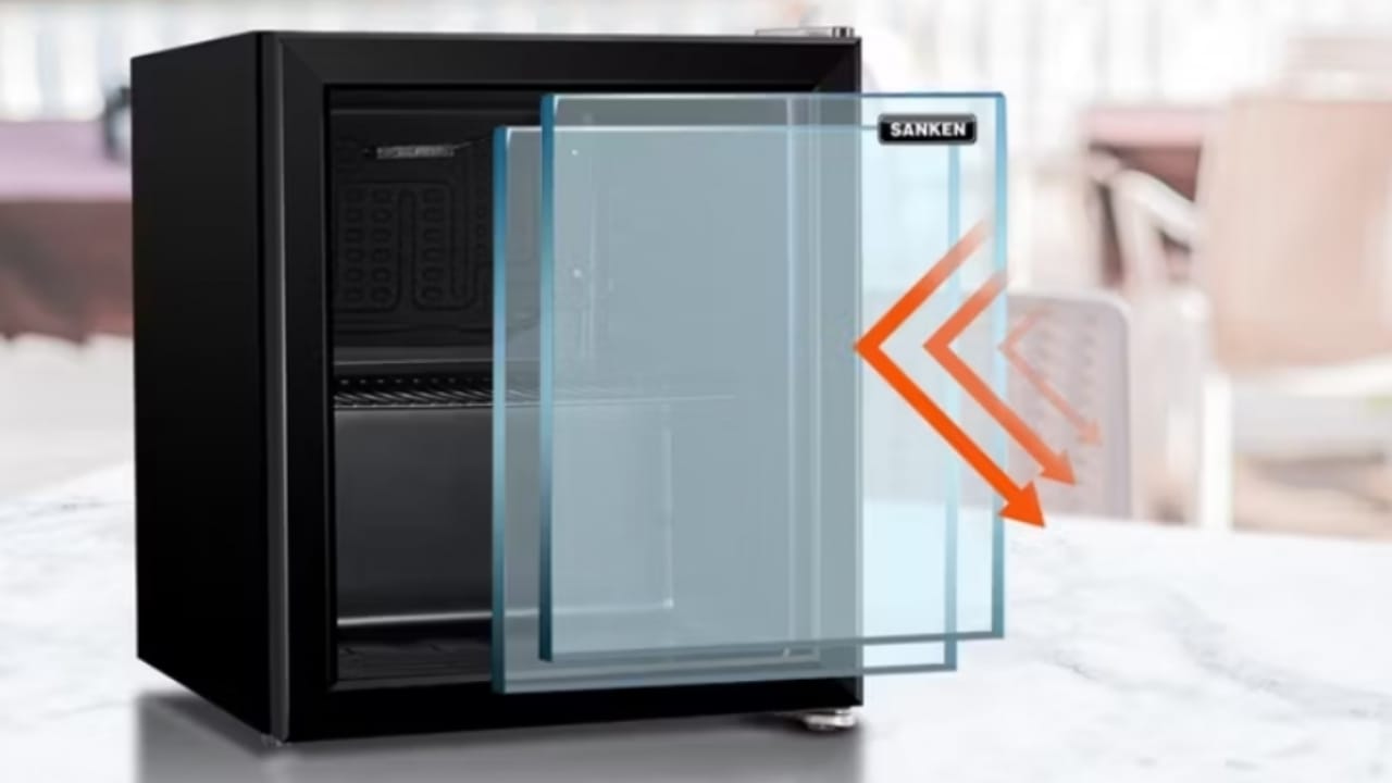 Performa Kulkas Mini 1 Jutaan Dalam Seri Sanken Showcase SRS-50R6 Minibar