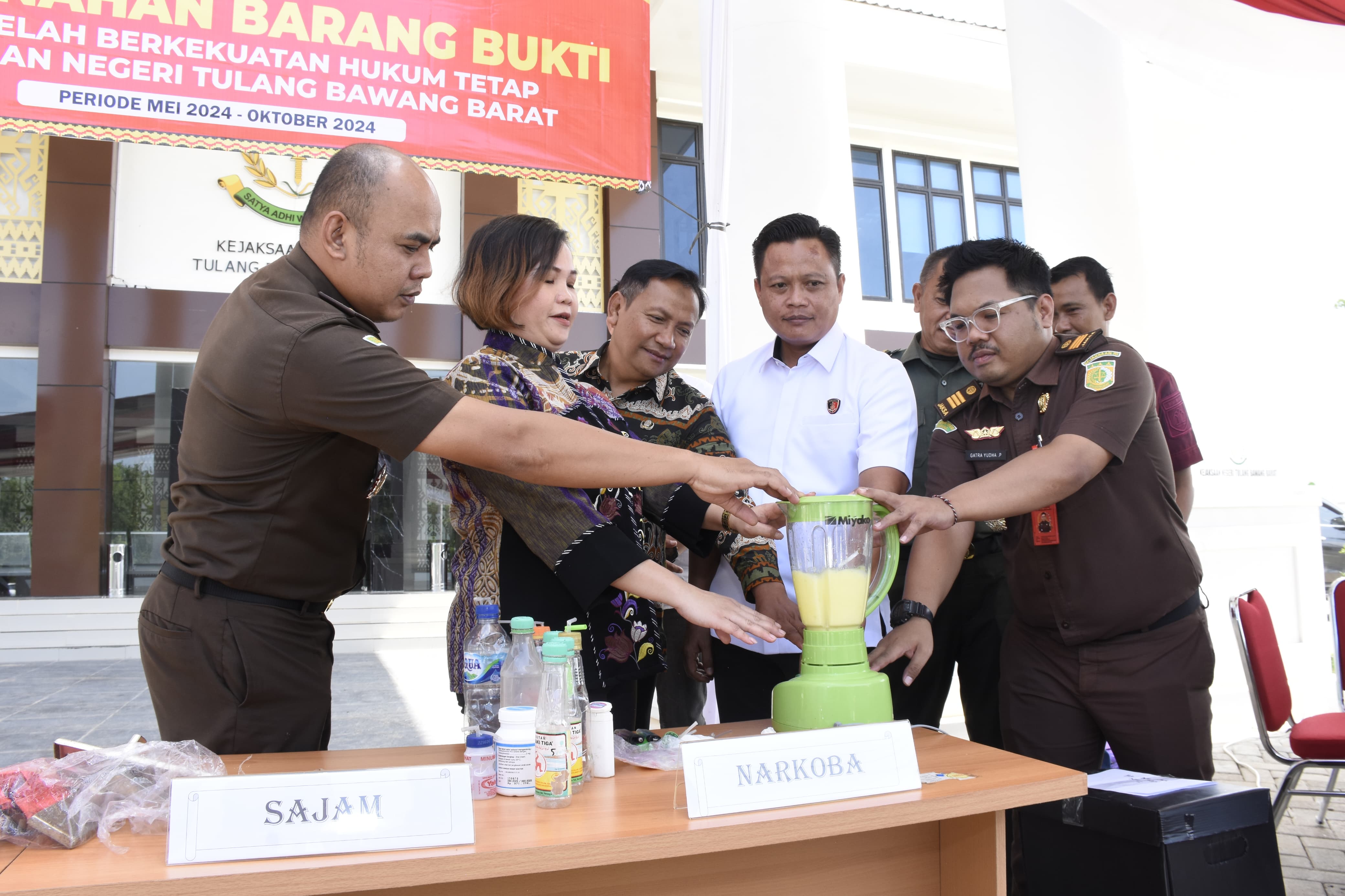 Pemkab Tubaba Saksikan Pemusnahan Barang Bukti 20 Kasus Pidana Oleh Kejari