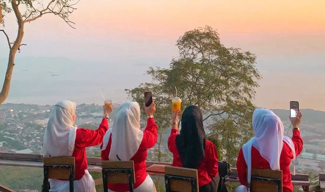 Kedai Syizi Pemancar, Healing Asyik Sambil Kuliner Enak Dari Atas Gunung Balau Bandar Lampung