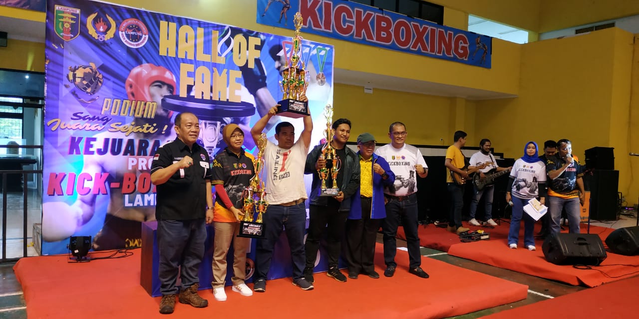 Bandar Lampung Juara Umum Kejurprov Kick Boxing