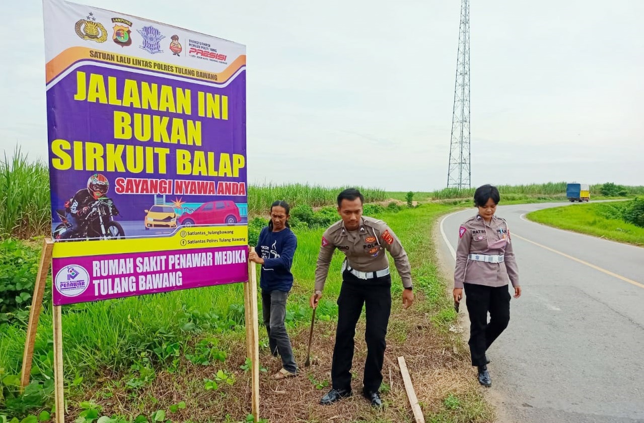 68 Lakalantas Terjadi Sejak Januari, Polres Tulang Bawang Pasang Banner Imbauan