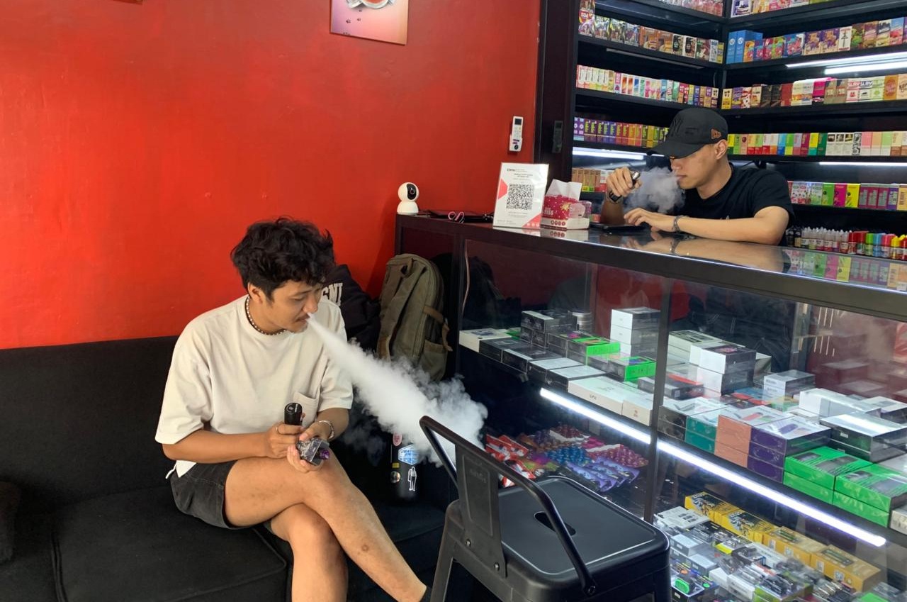 Modern, Praktis, dan Wangi, Tapi Benarkah Vape Lebih Aman bagi Generasi ‘Si Paling’ Sadar Kesehatan?