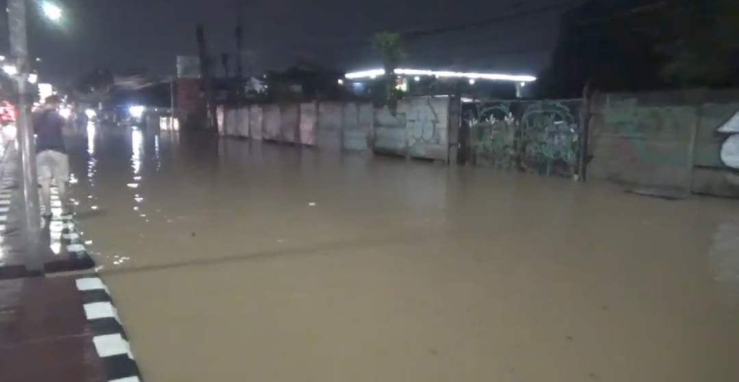 Banjir Kepung Bandar Lampung, Ini Jalur Alternatif yang Bisa Dilewati