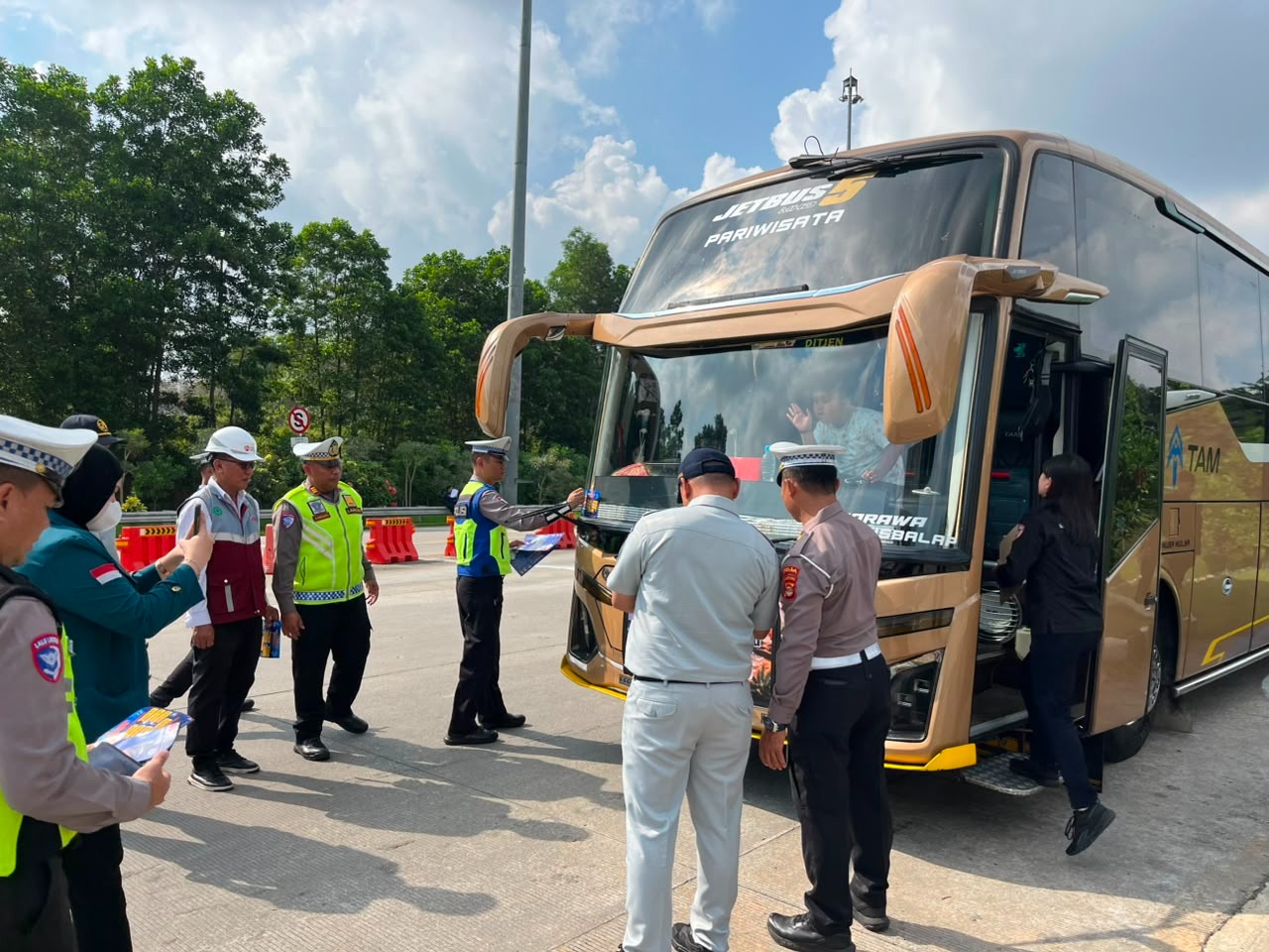 Tekan Angka Lakalantas, Rampcheck Angkutan Umum Digelar di Tiga Titik Tol Bakter