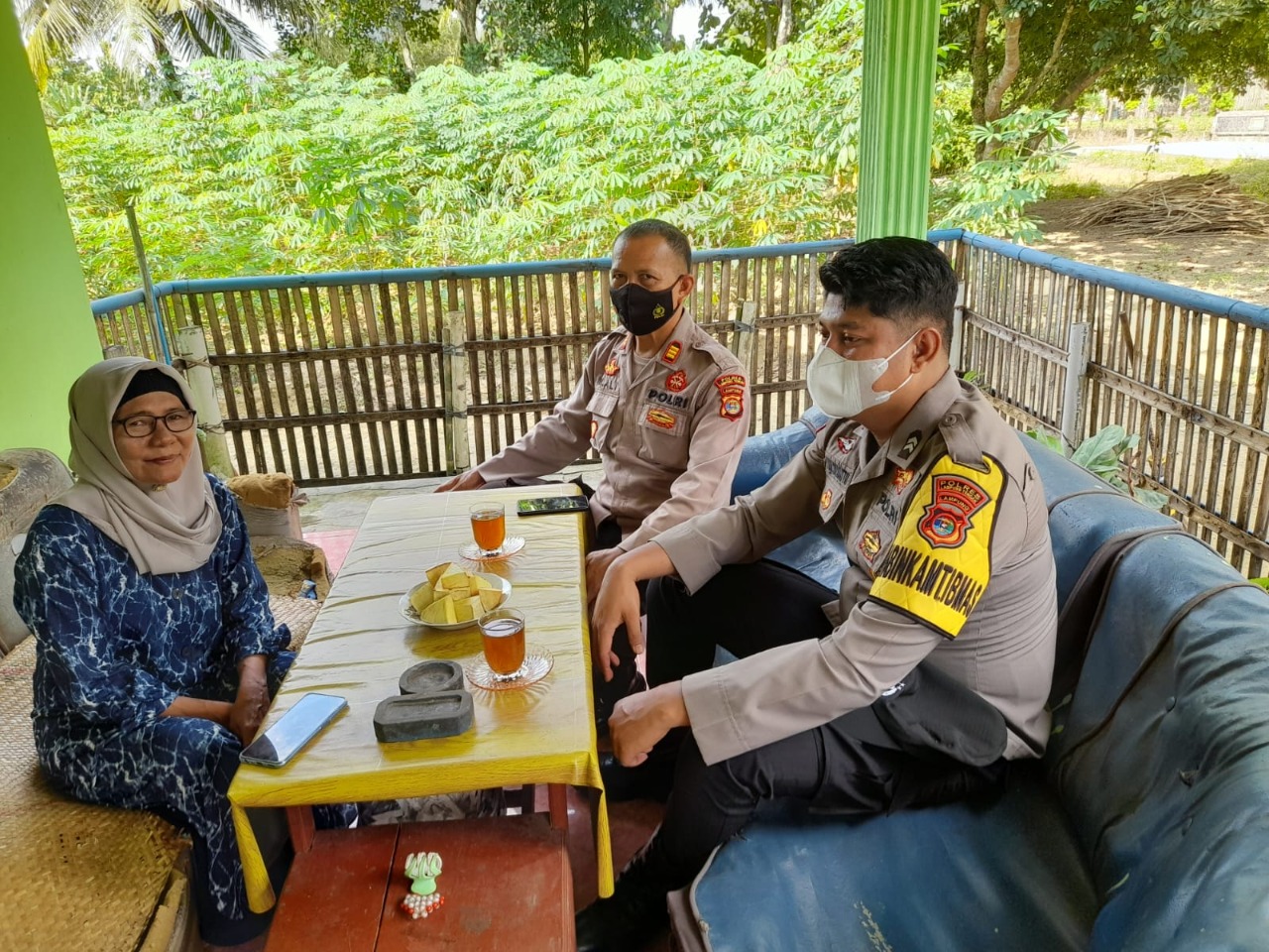  Kapolsek Sambangi Para Calon Jelang Pilkakam di Lampung Tengah, Ada Apa? 