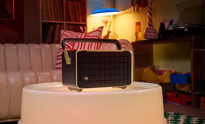 Speaker JBL Authentics 300 Bawa Nuansa 70-an dengan Fitur Masa Kini Sekaligus Ramah Lingkungan