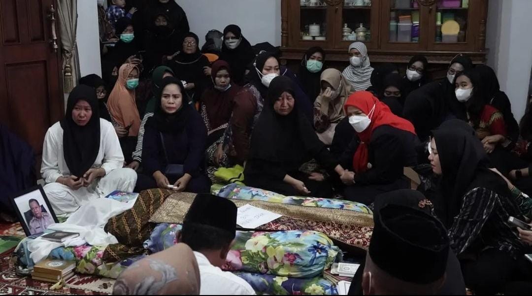 Dikabarkan Wafat Lantaran Sakit Lambung, Almarhum Syamsul Rahman Sempat Curhat ke Wali Kota Eva Dwiana