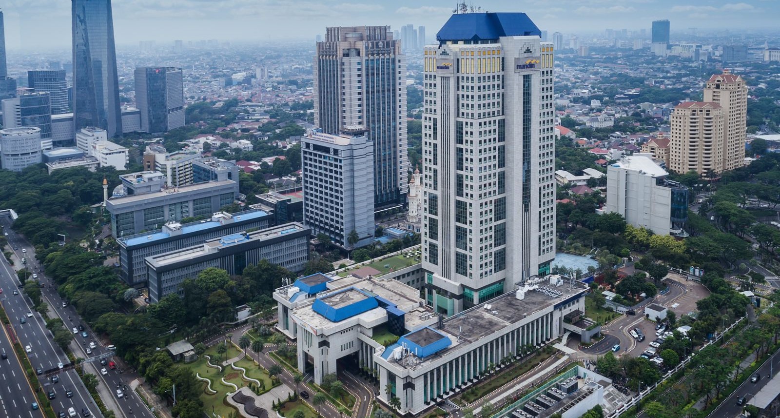 Top! Bank Mandiri Raih Gelar Bank BUMN Terbaik versi Forbes