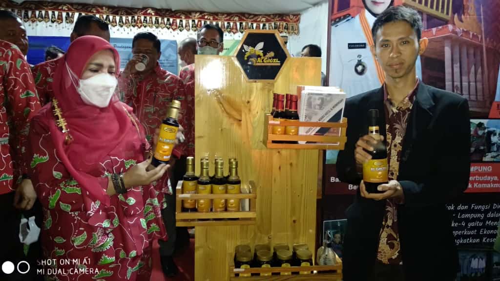 Melalui Bandar Lampung Expo, Yendra Apriyanto Kenalkan Madu Hutan Al Ghozi Nektar Ekstrafloral Pada Wali Kota