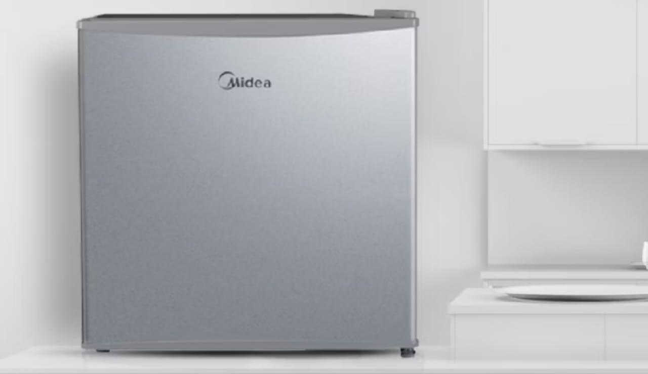 Rekomendasi Kulkas Mini 1 Jutaan Dalam Seri Midea MDRD86FGG50ID, Bongkar Performanya