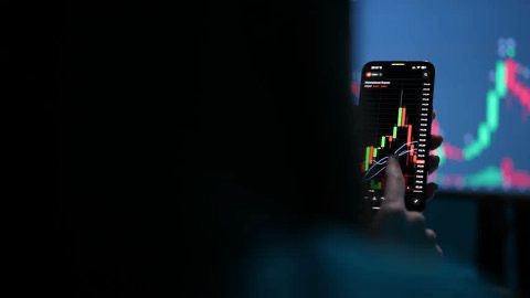 Pasar Crypto Melemah Tipis, Bitcoin Bertahan di USD 74 Ribu Saat Altcoin Kompak Terkoreksi