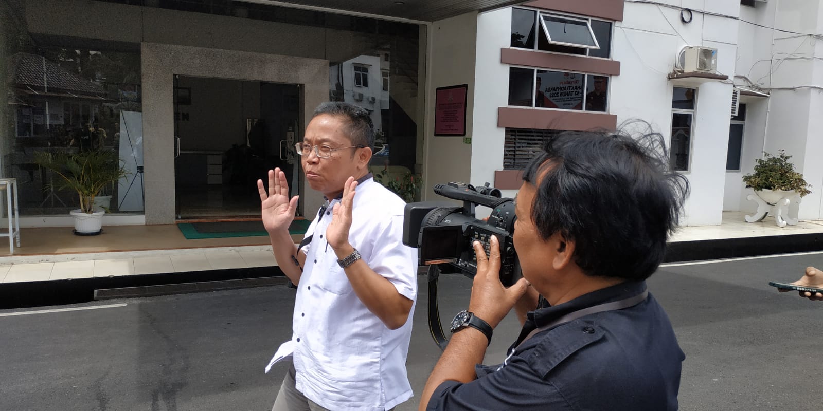Saksi Pendamping Anggota Dewan Tanggamus Bungkam Usai Diperiksa Kejati Lampung 
