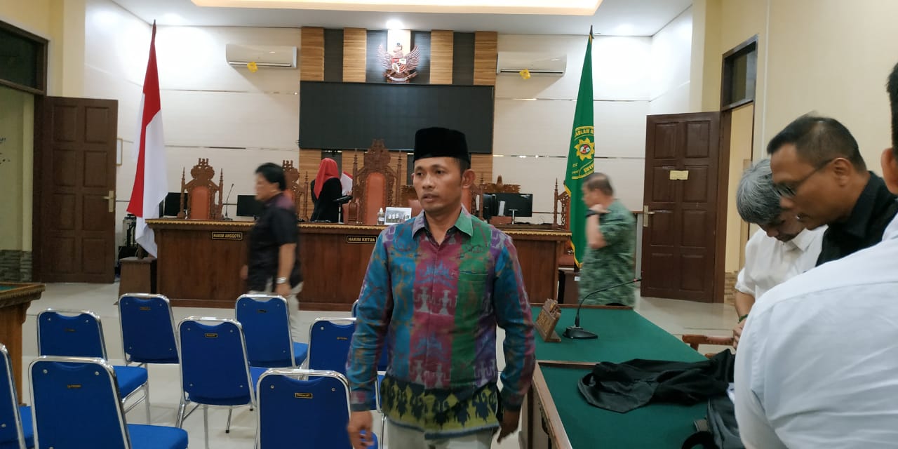 Hakim Vonis Ketua RT Wawan 3 Bulan Penjara