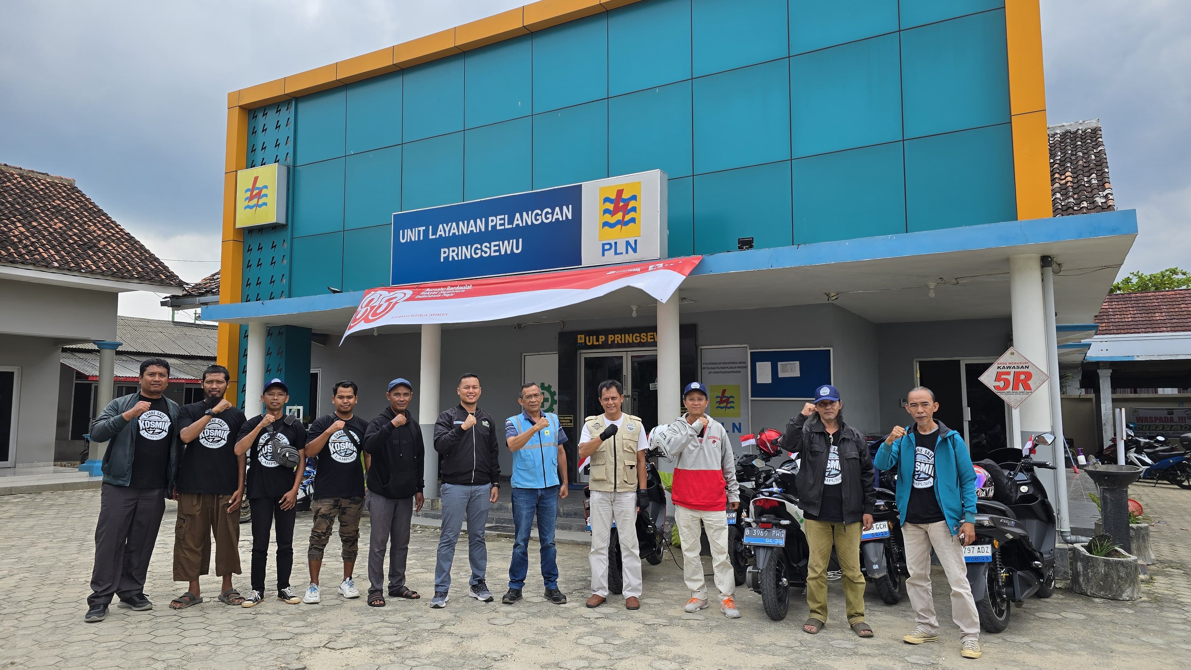 Touring Motor Listrik, Kosmik Lampung Meriahkan HUT RI ke-80 Sambil Edukasi Publik
