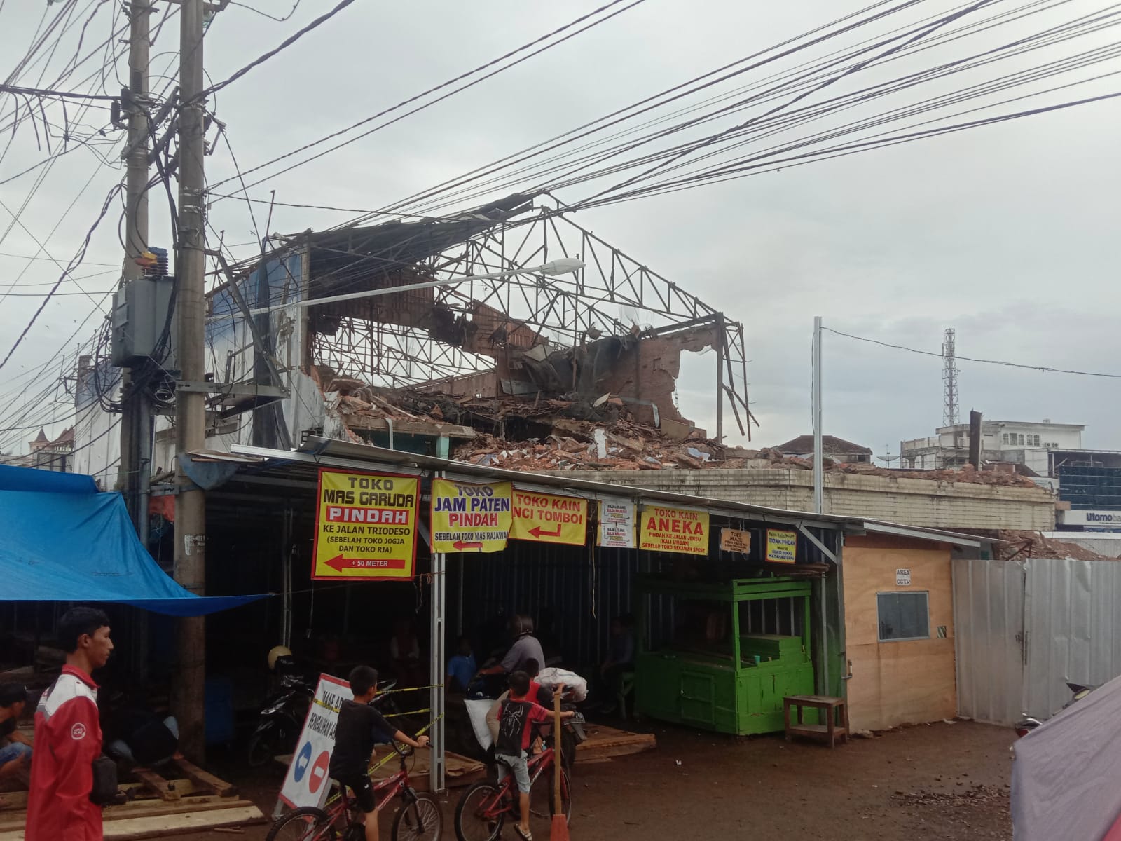 TPS Pasar Kotabumi Ambruk dan Rawan Pencurian, Pedagang Resah Keamanan Terabaikan