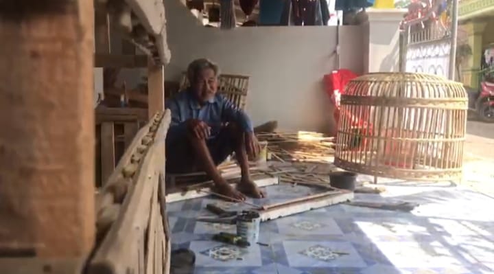 Kisah Inspiratif Kakek Kasran, 80 Tahun, Masih Setia Meraut Bambu dan Harapan