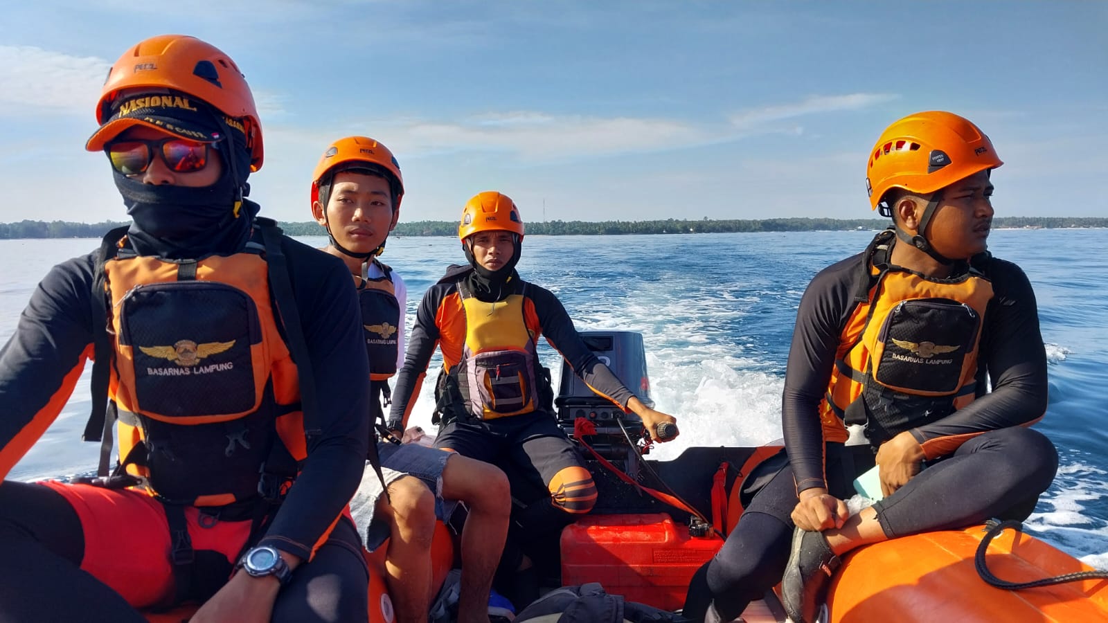 Tim SAR Lakukan Pencarian Korban Tenggelam di Pantai Mandiri Sejati