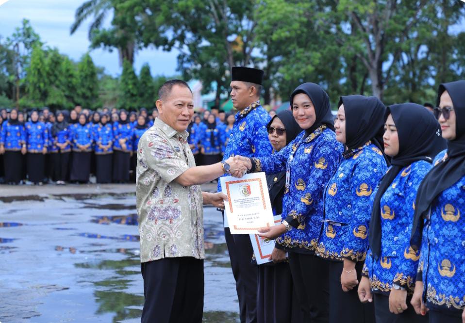 Ribuan PPPK Paruh Waktu Tulang Bawang Terima SK, Bupati Qudrotul Inginkan Kinerja Terbaik