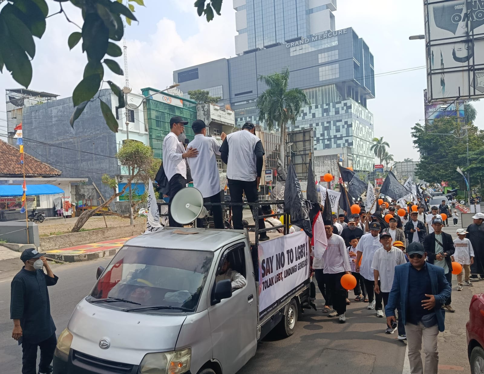 Ratusan Massa Gelar Aksi Tolak LGBT, Minta Pemerintah Perkuat Perlindungan Generasi Muda