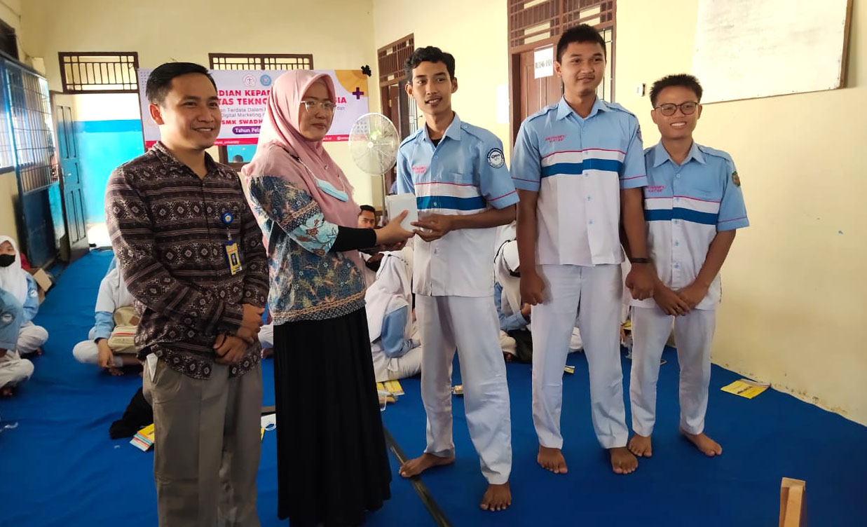 PKM UTI Beri Pelatihan Design Packaging Product dan Sosialisasi Sistem Penelusuran 