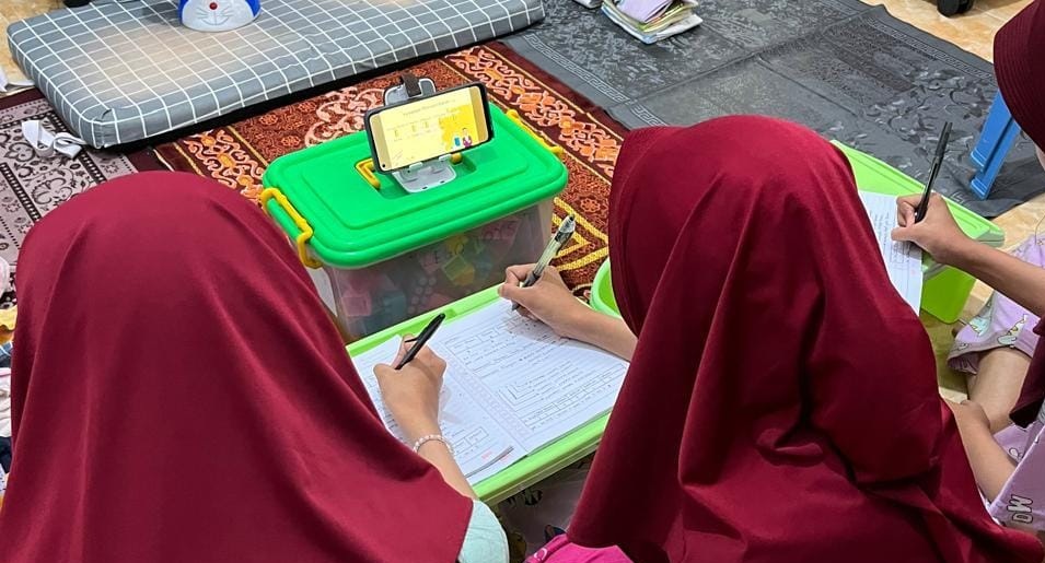 Tiga Kembar di Bandar Lampung Ini Harus Belajar Daring Akibat Abu Vulkanik Krakatau