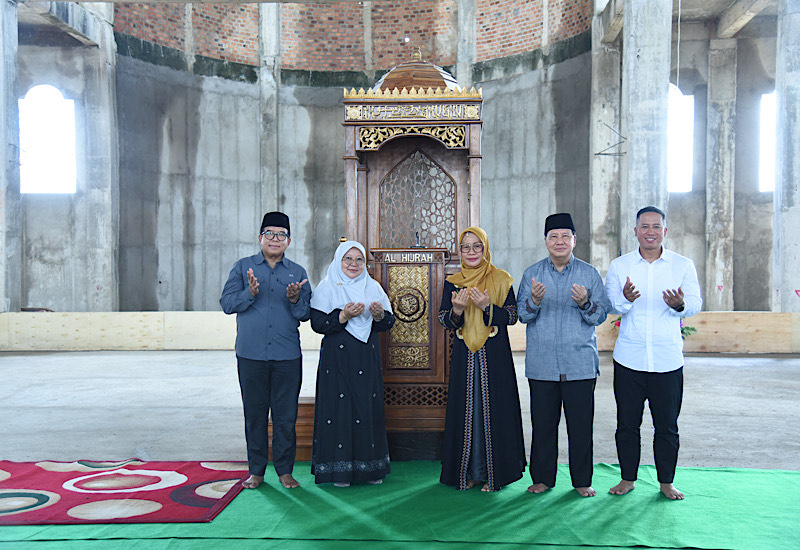 Mantan Pj Gubernur Samsudin dan Istri Gelar Syukuran Keberangkatan Haji di Masjid Agung Al Hijrah