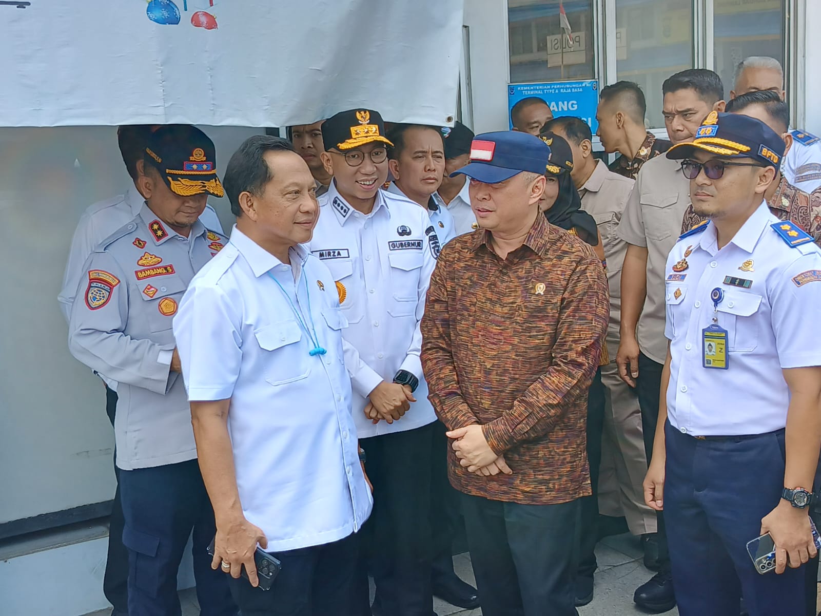 Menhub dan Mendagri Tinjau Kesiapan Mudik di Terminal Induk Rajabasa