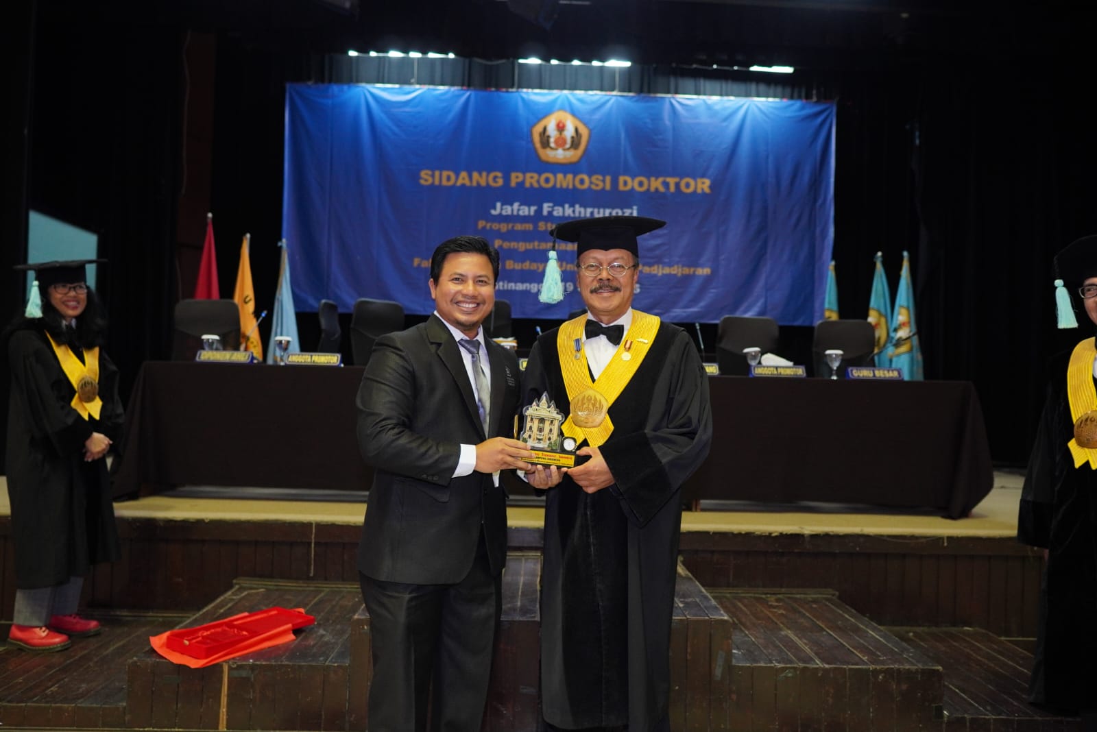 Dosen Universitas Teknokrat Indonesia Raih Gelar Doktor Bidang Sastra