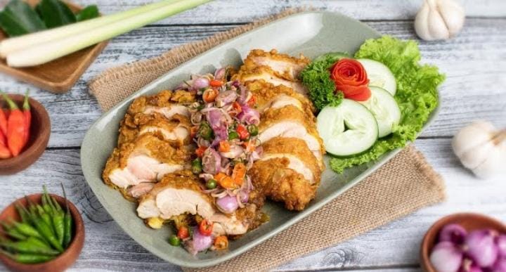 Resep Ayam Goreng Tepung Sambal Matah Bikin Ketagihan Ala Chef Rudy Choirudin