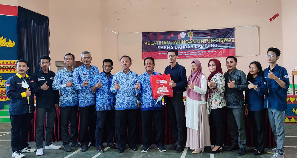 Universitas Teknokrat Indonesia PKM di SMKN 2 Bandar Lampung