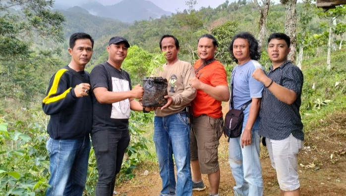 ‘Jalan-jalan’ ke Kawasan Register, Anggota Polres Lampung Barat Temukan Ganja 