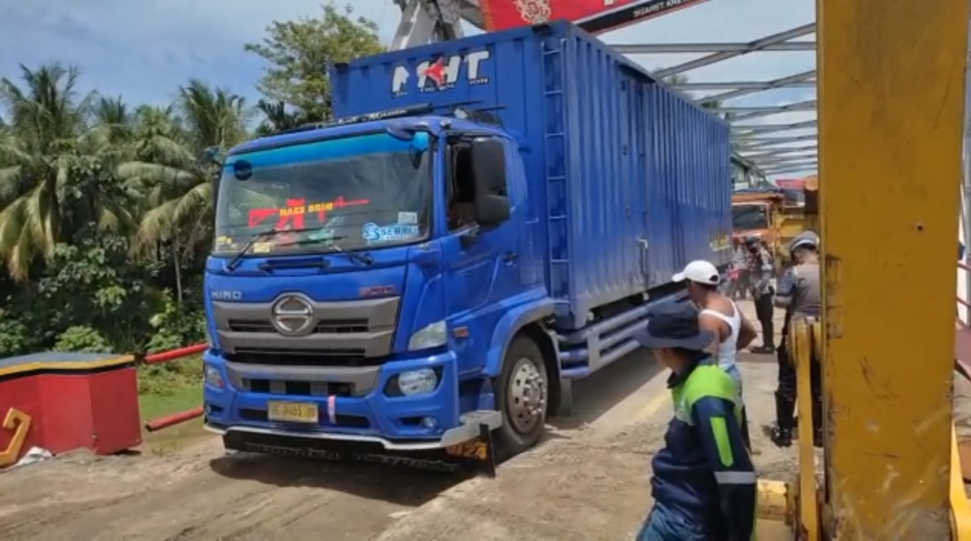 Jalinbar Pesisir Barat-Bengkulu Sudah Bisa Dilalui, Tapi...