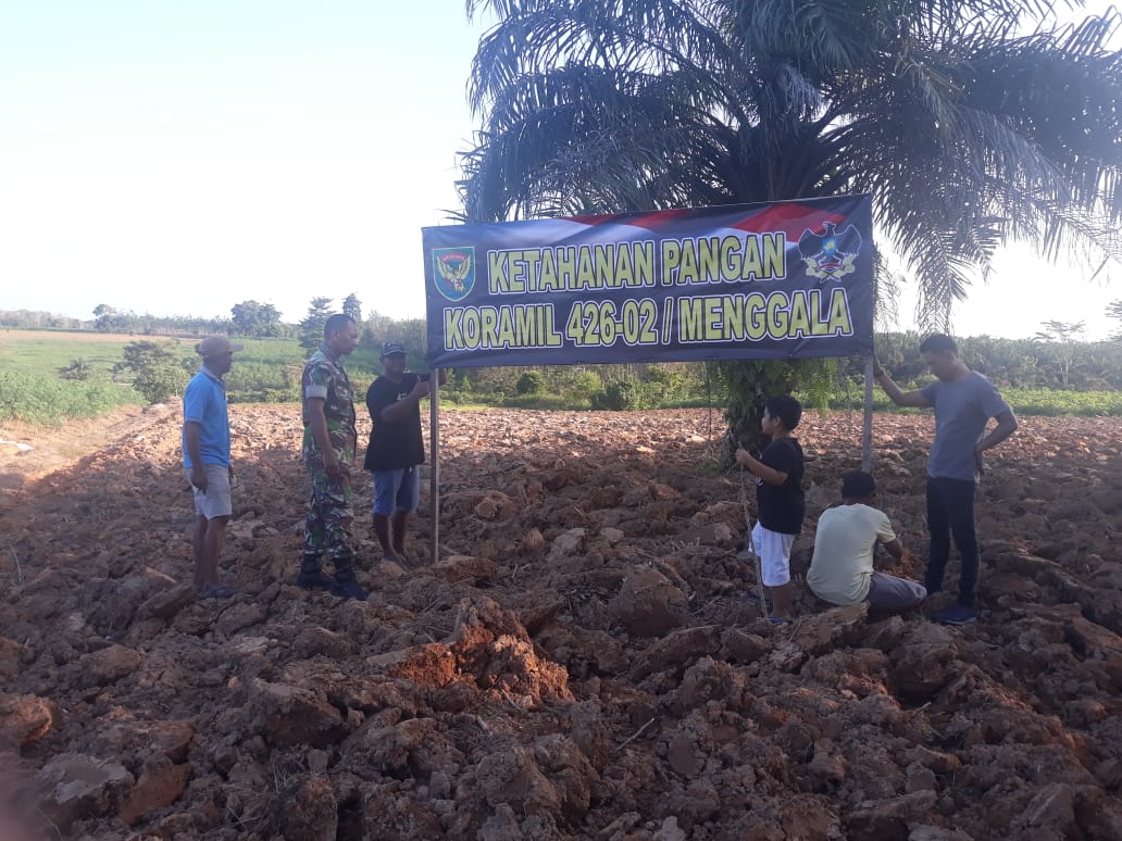 Lihat Lahan Kosong, Prajurit TNI AD Langsung Tergerak Tanami Jagung