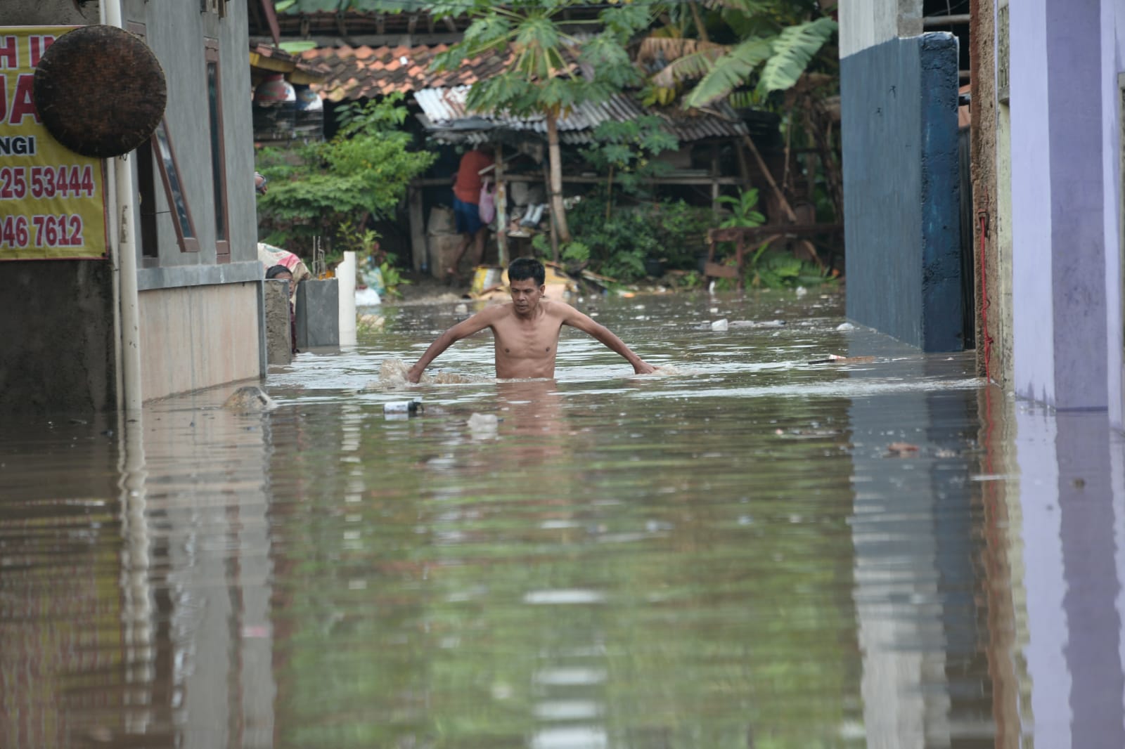 Dua Jam Hujan Deras, BMKG Keluarkan Peringatan Dini Waspada Banjir di Bandar Lampung 