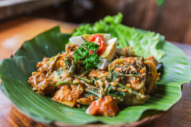 5 Rekomendasi Tempat Makan Legendaris Terkenal di Jakarta Ada Gado-gado Hingga Gultik