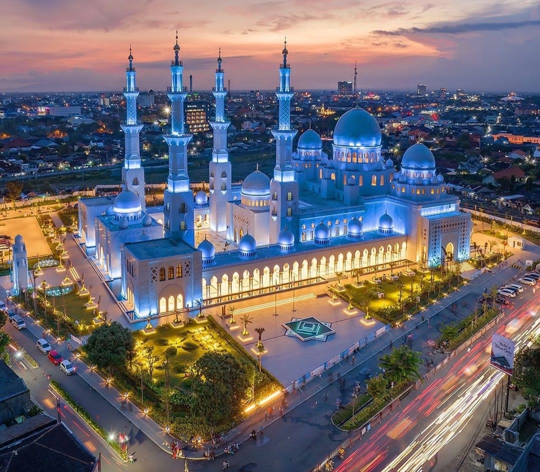 12 Deretan Masjid dengan Arsitektur Iconik, Surga Tersembunyi di Indonesia