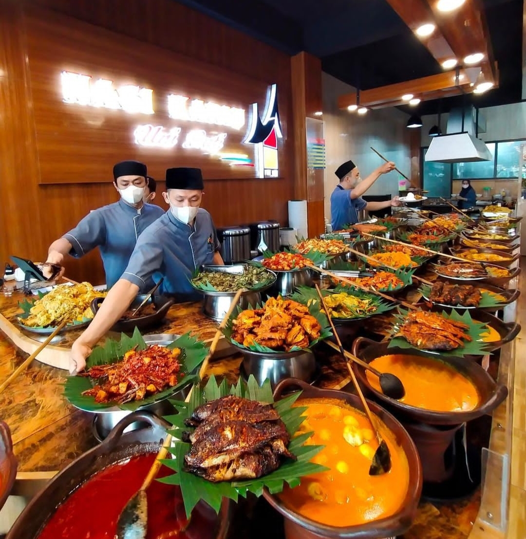 Rekomendasi Rumah Makan Padang di Bandar Lampung, Nomor 6 dan 10 Sajikan Cara Prasmanan