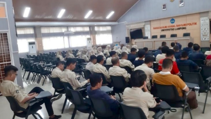 Fisip Unila Tekankan Profesionalitas Dalam Bekerja, Gelar Evaluasi dan Briefing Internal Tendik