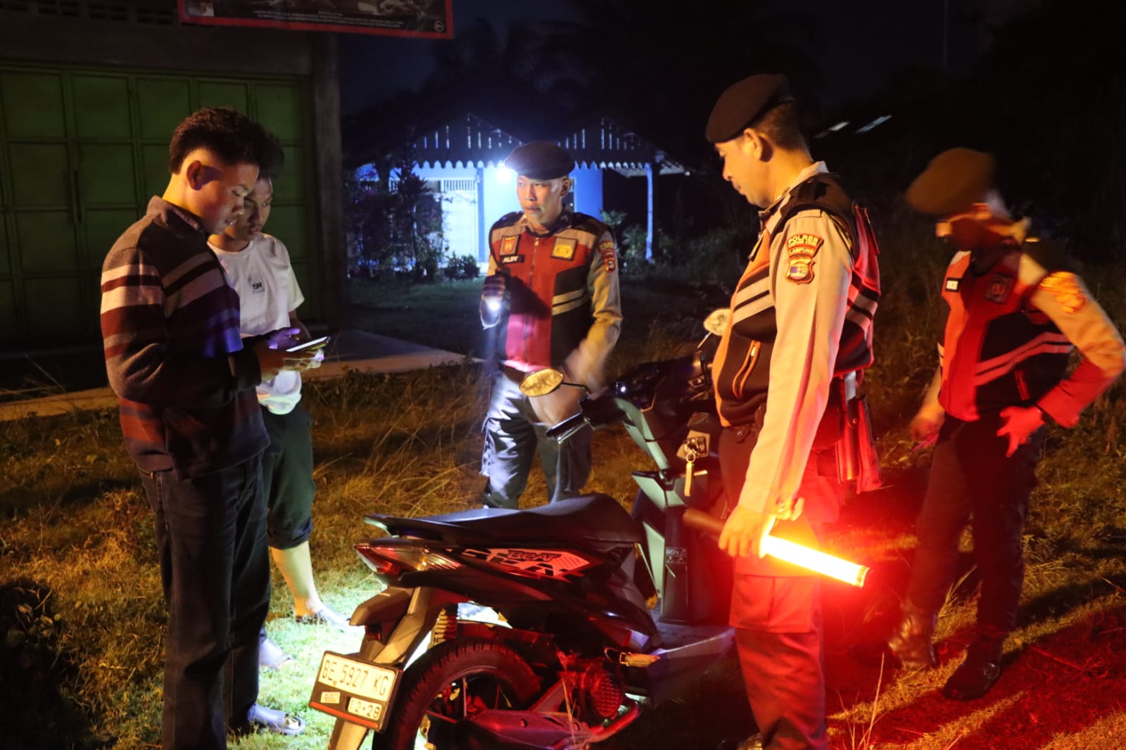 Razia Akhir Pekan di Lampura, Polisi Amankan 12 Motor dan Sajam