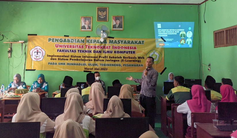UTI Bantu Penerapan Sistem Informasi Profil Sekolah SMK Minhadlul Ulum