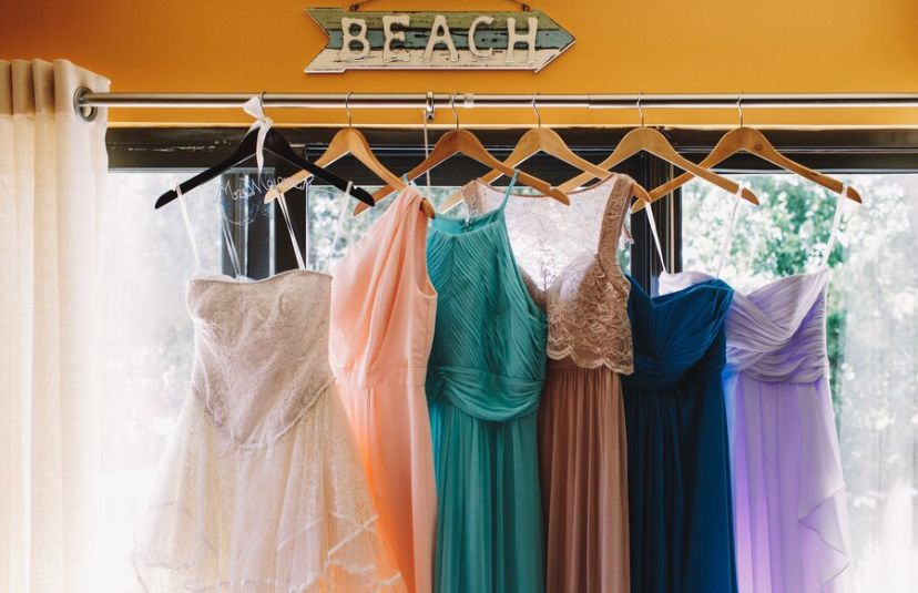 5 Inspirasi Baju Wanita Simpel untuk Pesta, Paling Tren di 2025