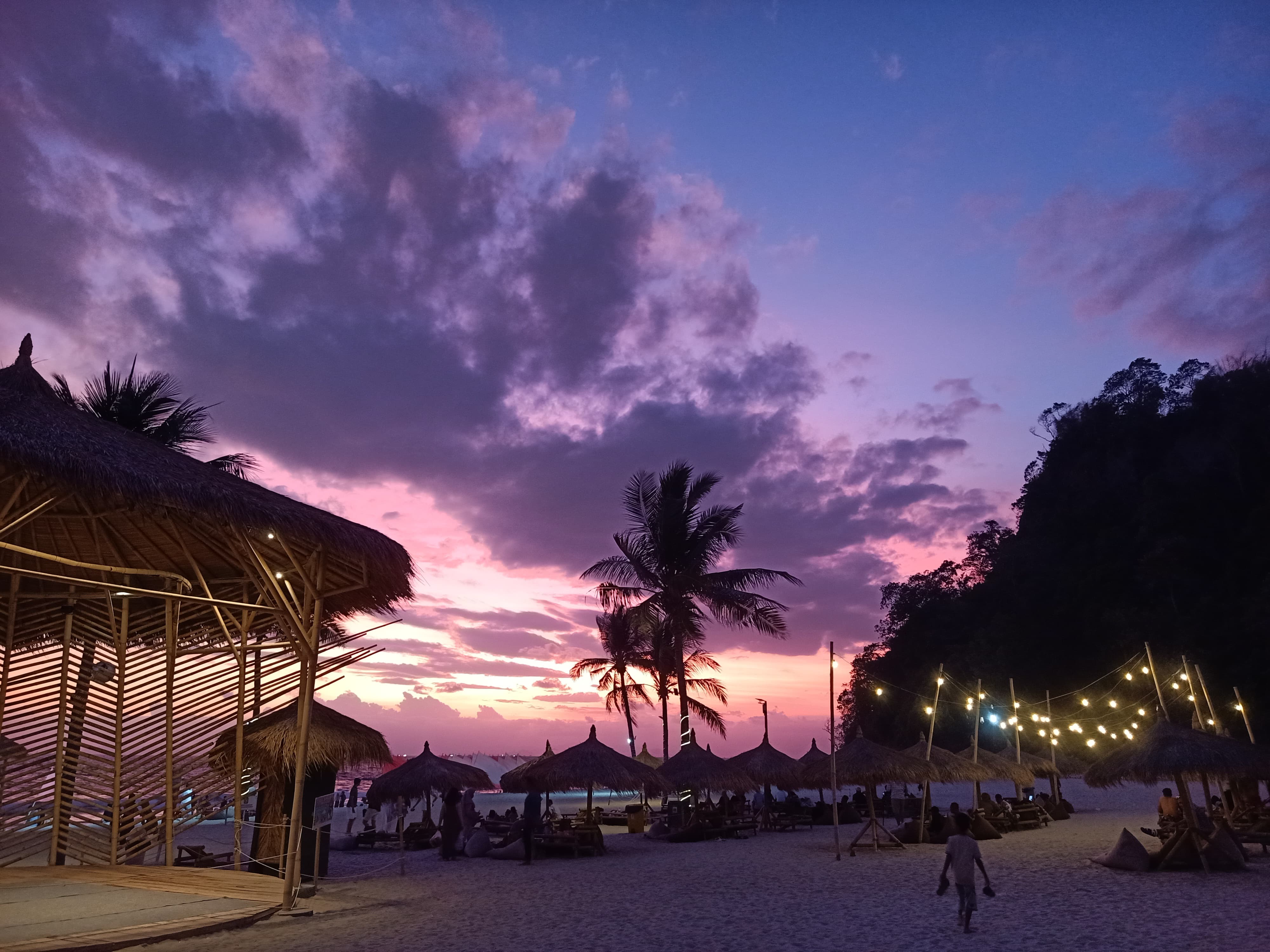 Sensasi Liburan Weekend di Lampung Selatan, Beragam Kuliner sambil Terpukau Indahnya Pantai Rio By The Beach